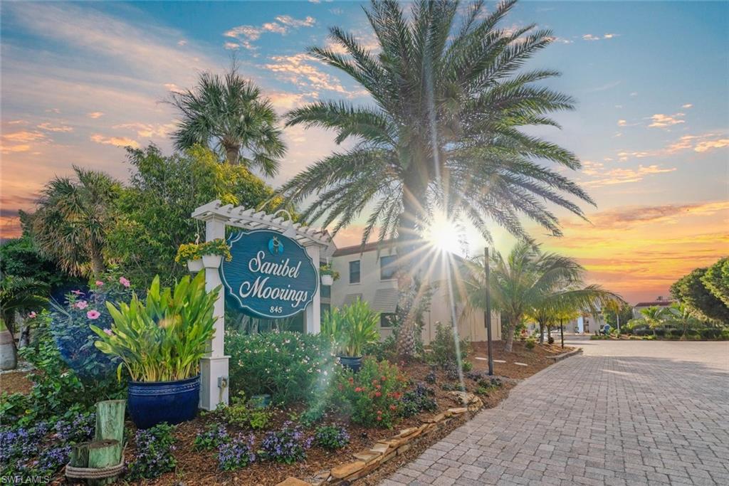 SANIBEL MOORINGS CONDO - Residential