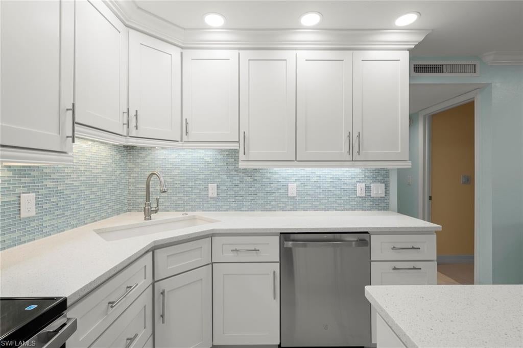 SANIBEL MOORINGS CONDO - Residential