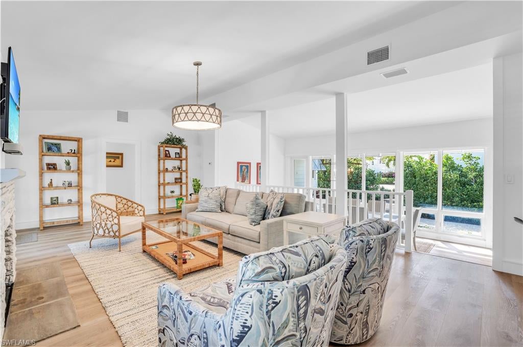 OLDE NAPLES - Residential Lease