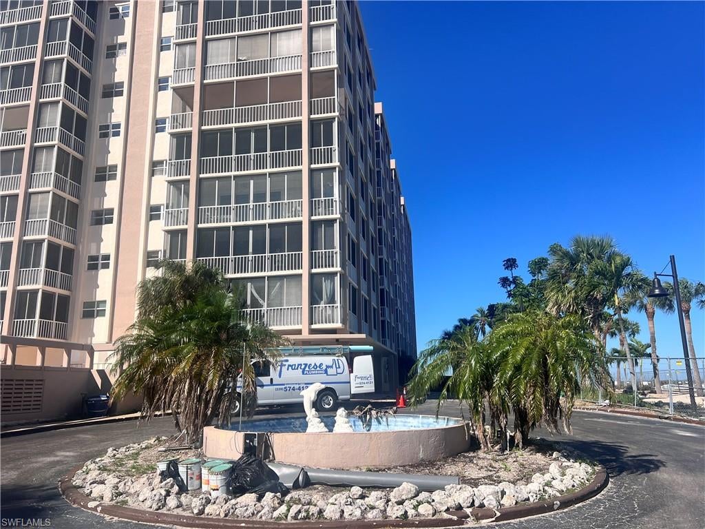 CRECIENTE CONDO NORTH - Residential