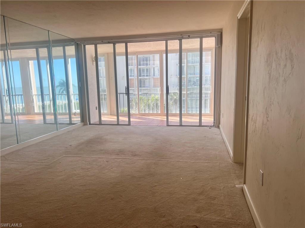 CRECIENTE CONDO NORTH - Residential