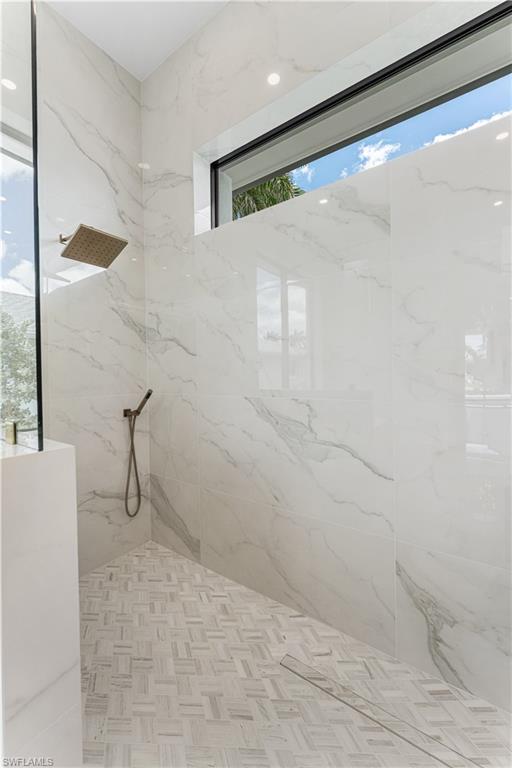 MARCO BEACH - Residential
