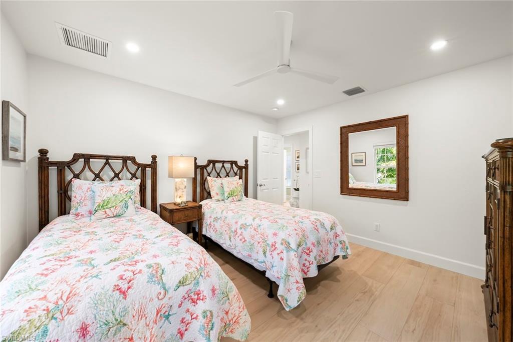 SANIBEL BAYOUS - Residential