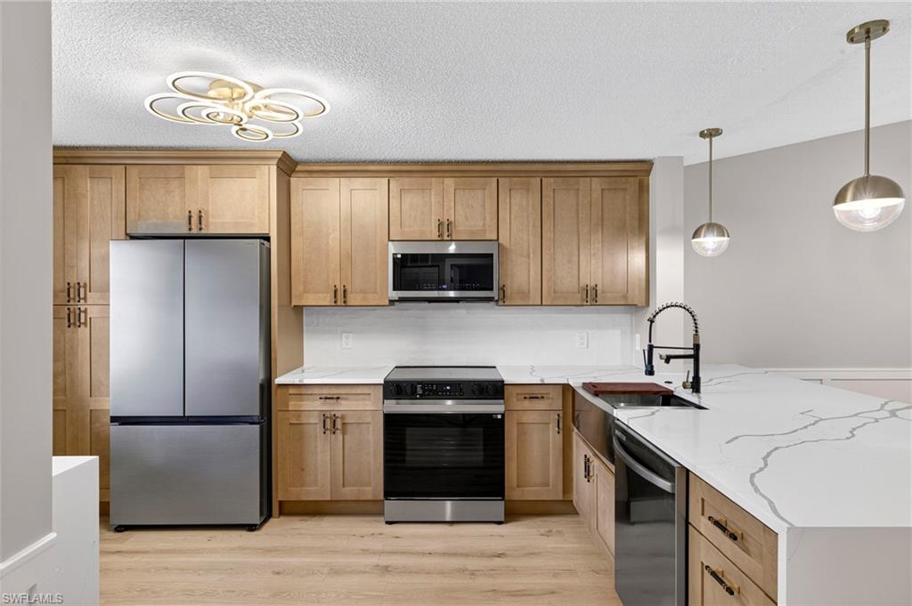 VILLAGES AT EMERALD LAKES - Residential Lease