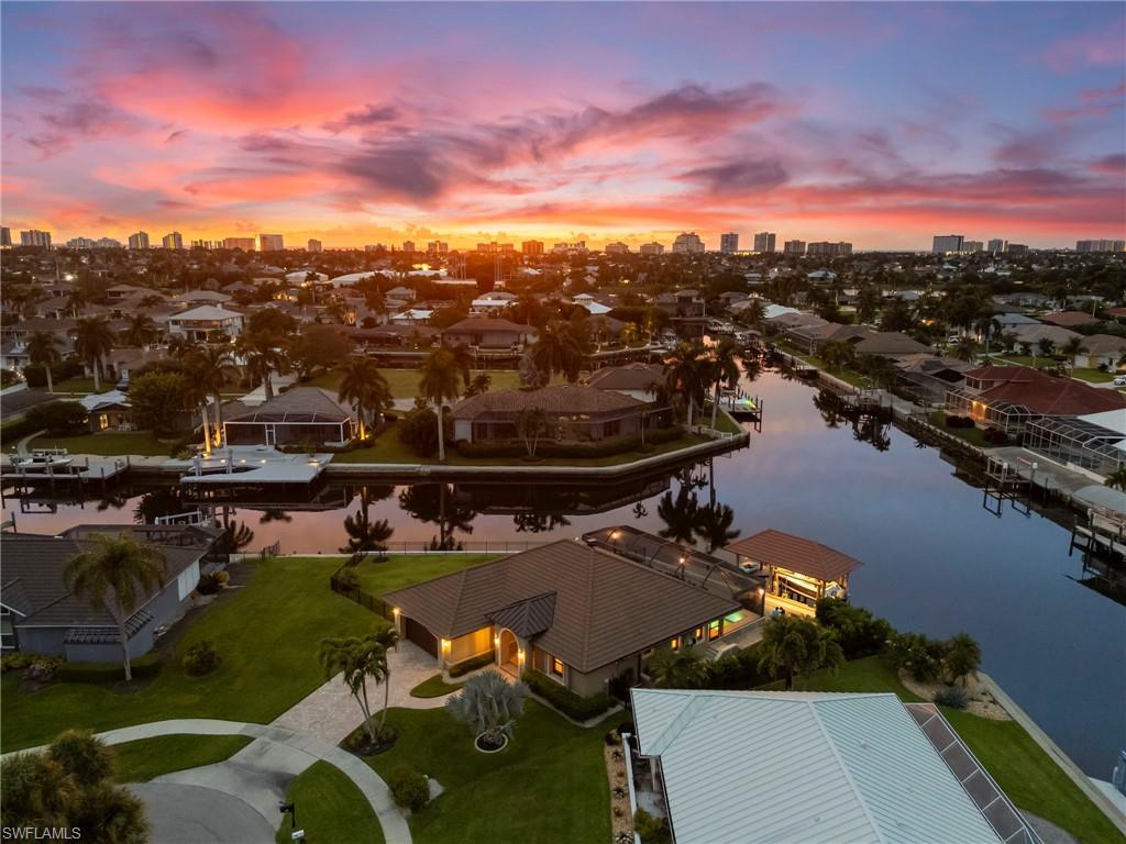 MARCO BEACH - Residential