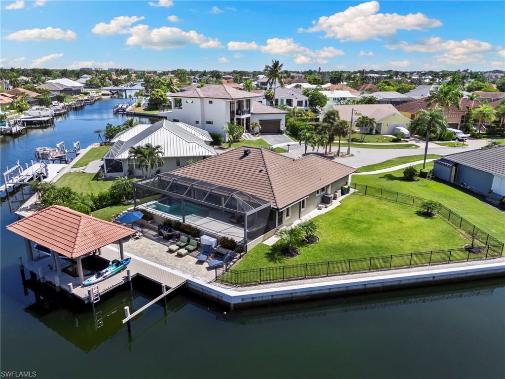 MARCO BEACH - Residential