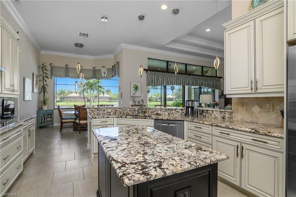 BONITA LAKES - Residential