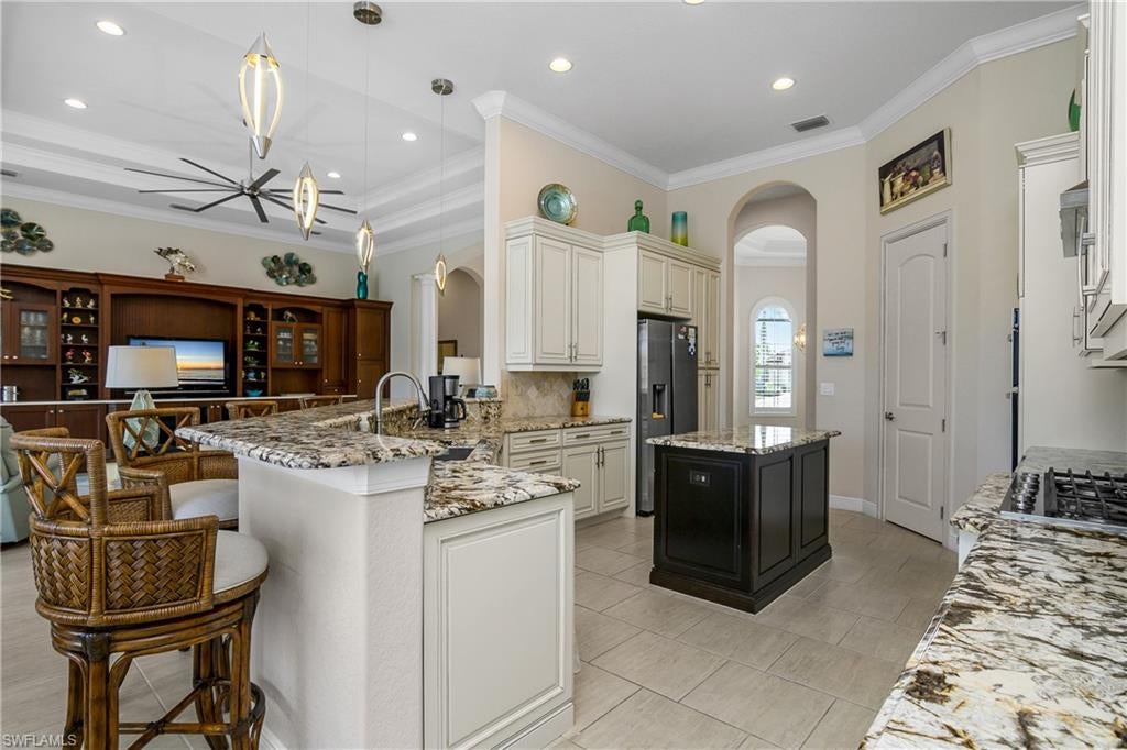 BONITA LAKES - Residential