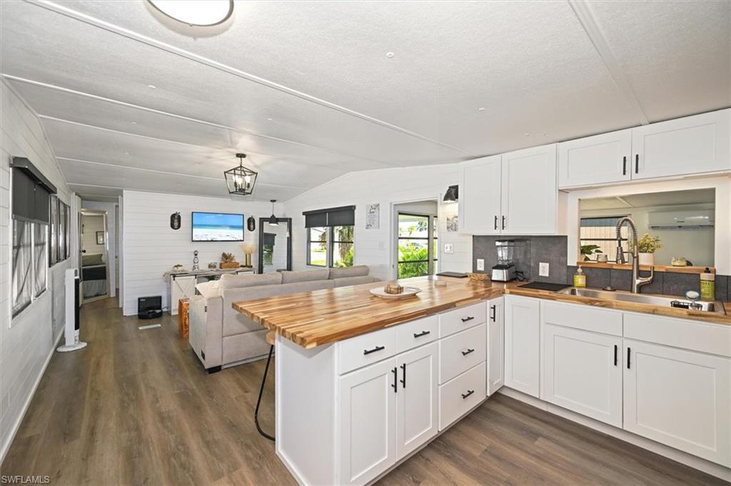 IONA GARDENS - Residential