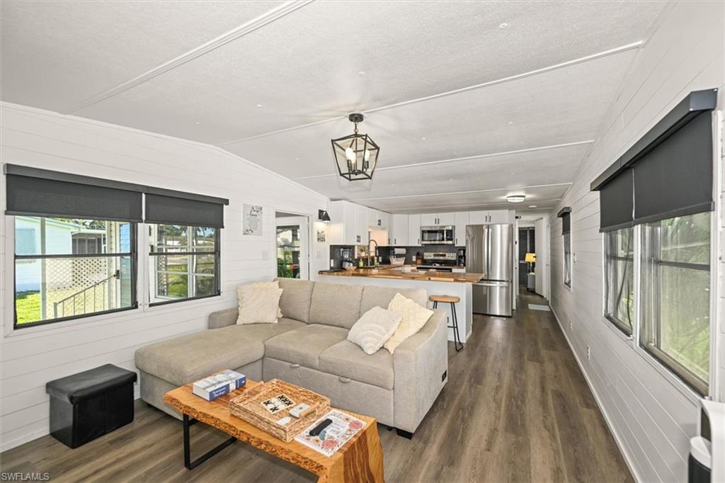 IONA GARDENS - Residential