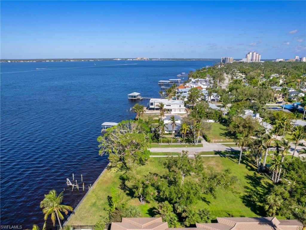 PALM GARDENS - Land
