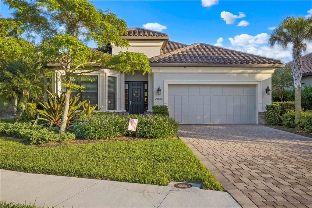 PEBBLE POINTE - Residential