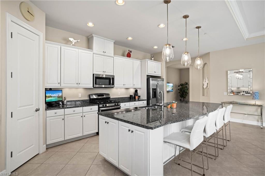 PEBBLE POINTE - Residential