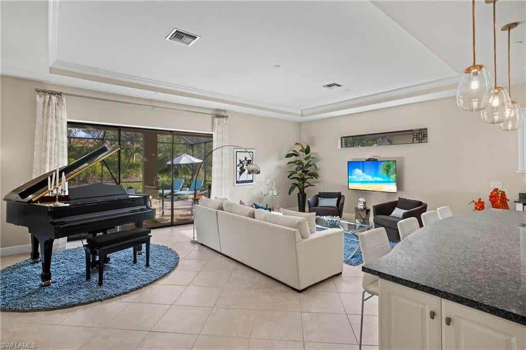 PEBBLE POINTE - Residential