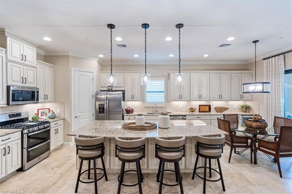 PEBBLE POINTE - Residential
