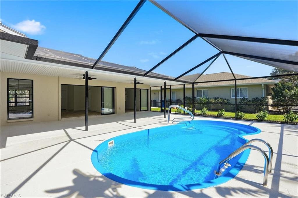 COUNTRY OAKS - Residential