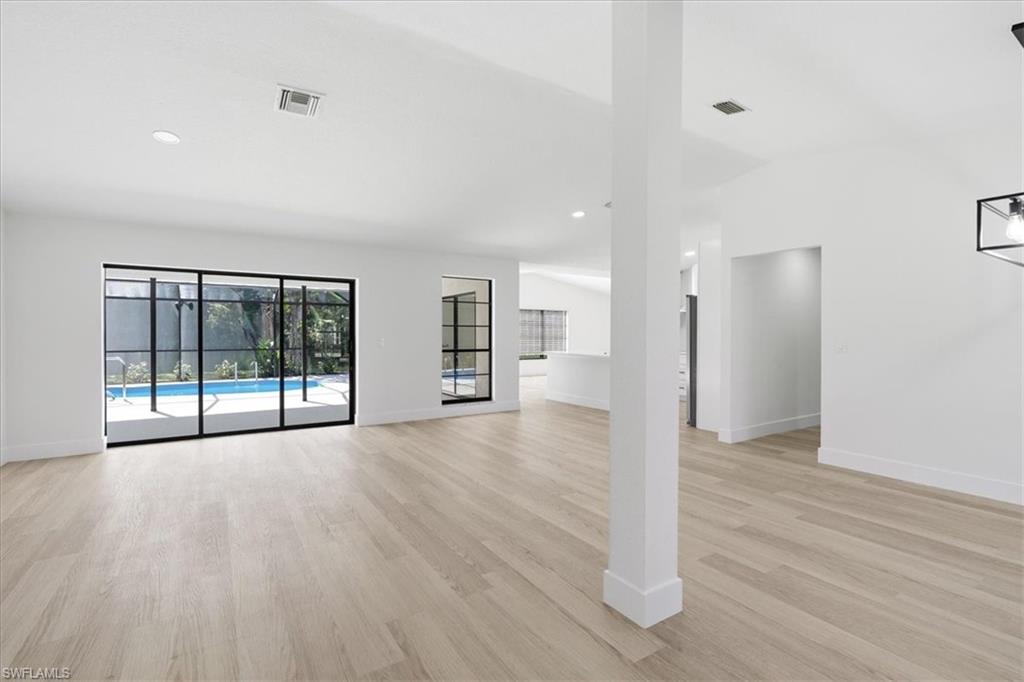 COUNTRY OAKS - Residential