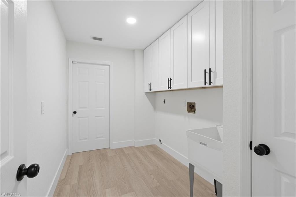 COUNTRY OAKS - Residential