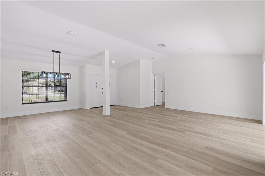 COUNTRY OAKS - Residential