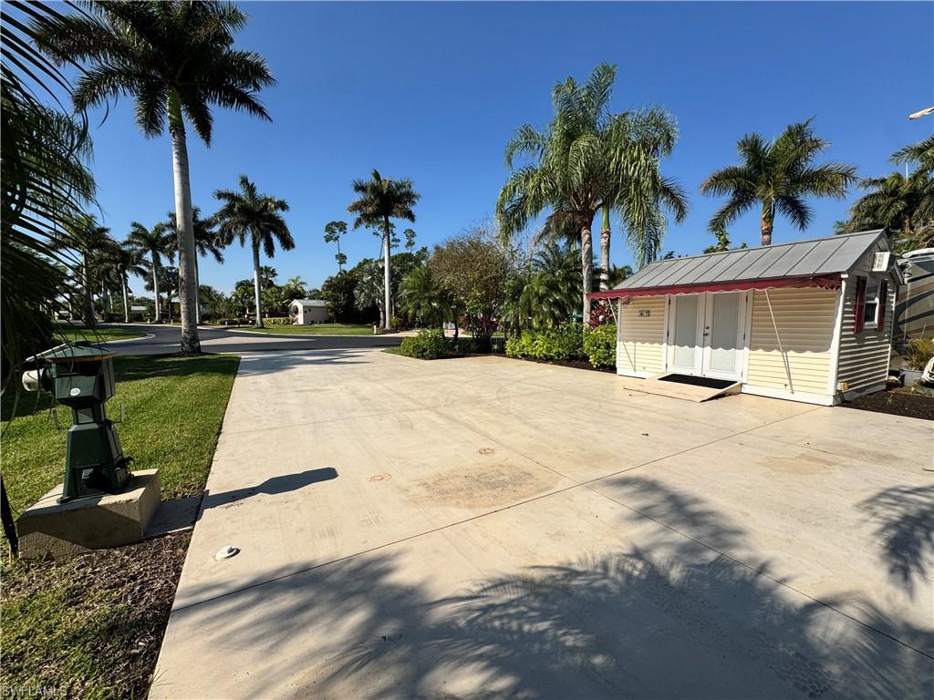 RIVERBEND MOTORCOACH RESORT - Land