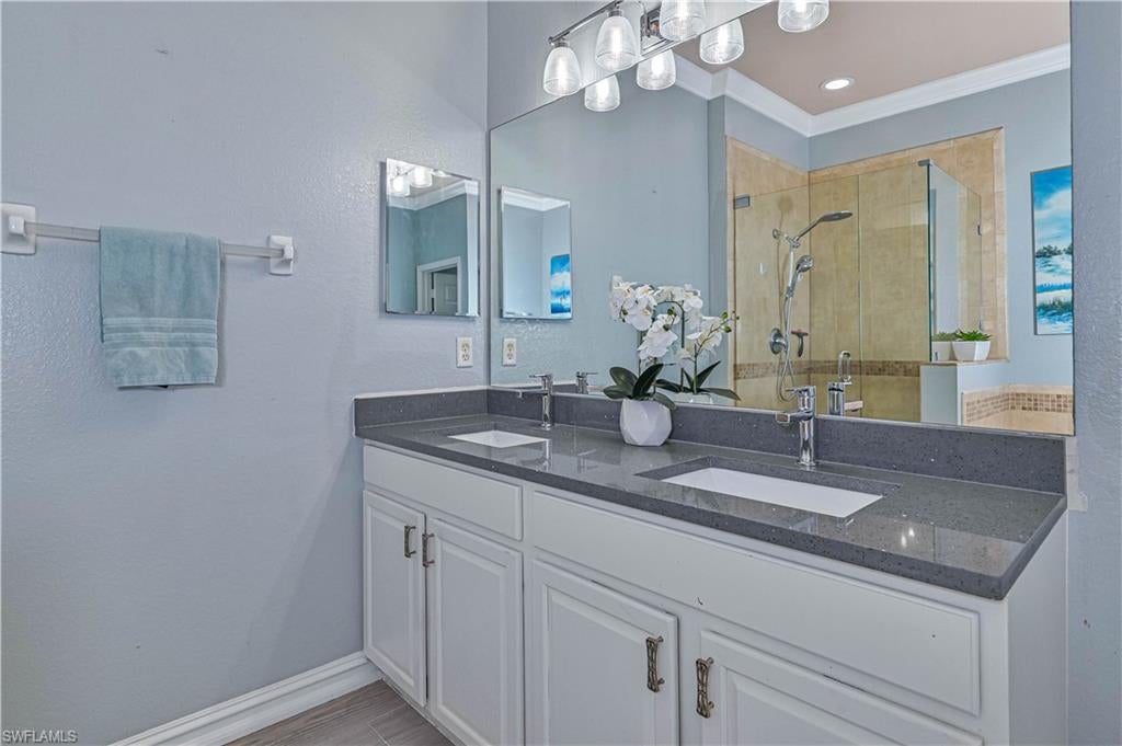 GLADIOLUS PRESERVE - Residential