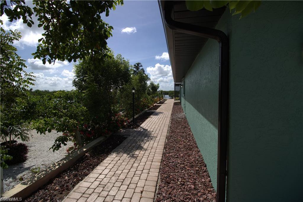 CHARLOTTE SHORES - Residential