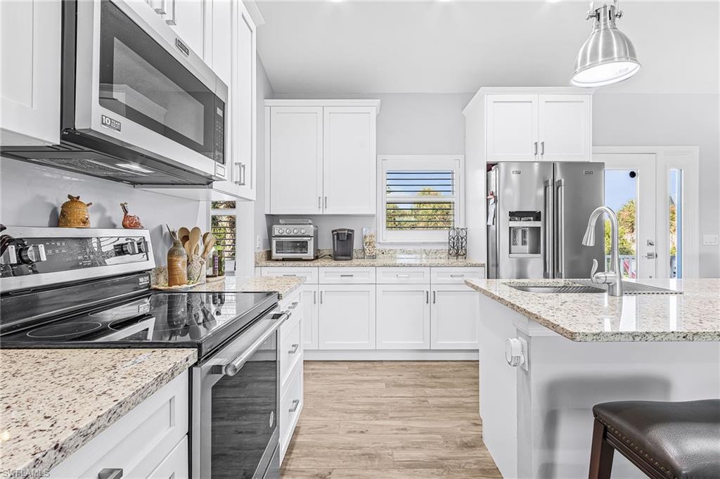 BELLE MEADE - Residential