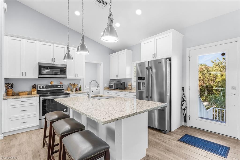 BELLE MEADE - Residential