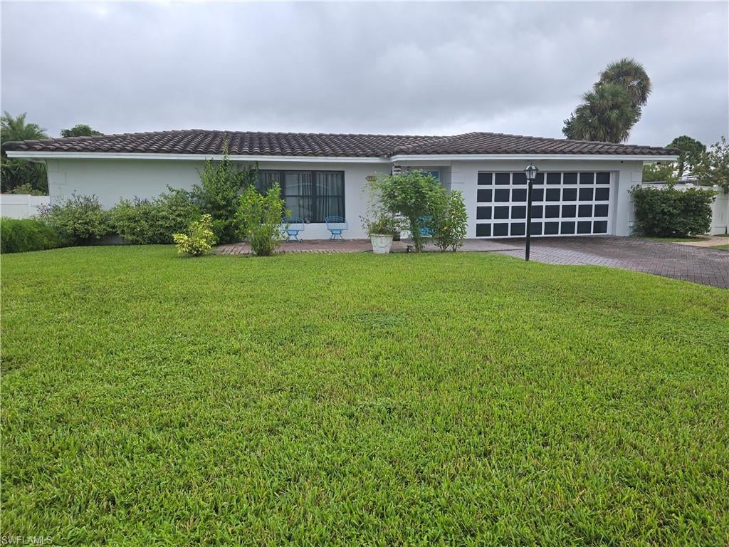 WILLOW LAKE - Residential