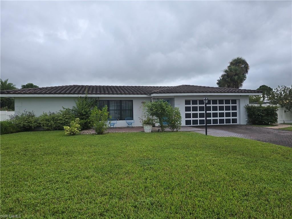 WILLOW LAKE - Residential
