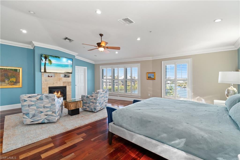 BAREFOOT BEACH - Residential