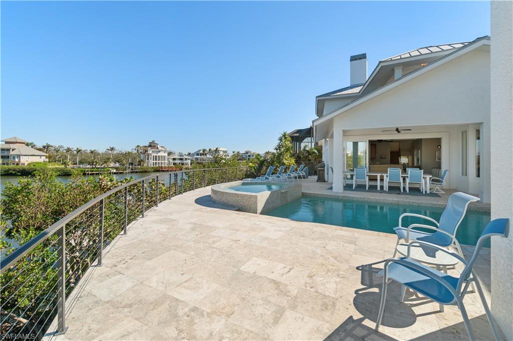 BAREFOOT BEACH - Residential