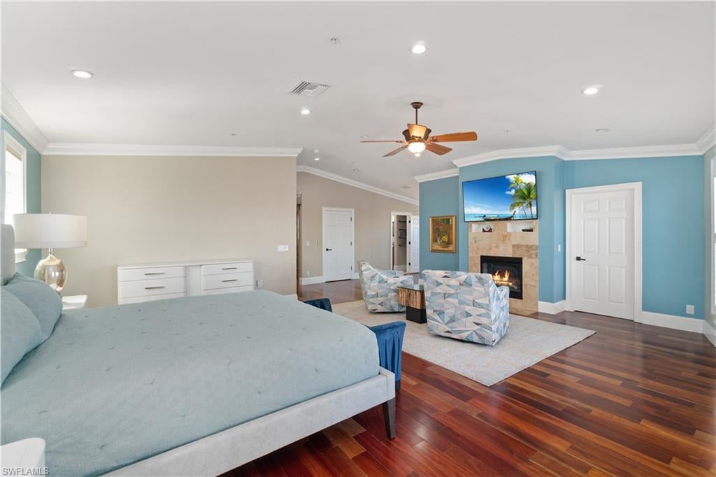 BAREFOOT BEACH - Residential