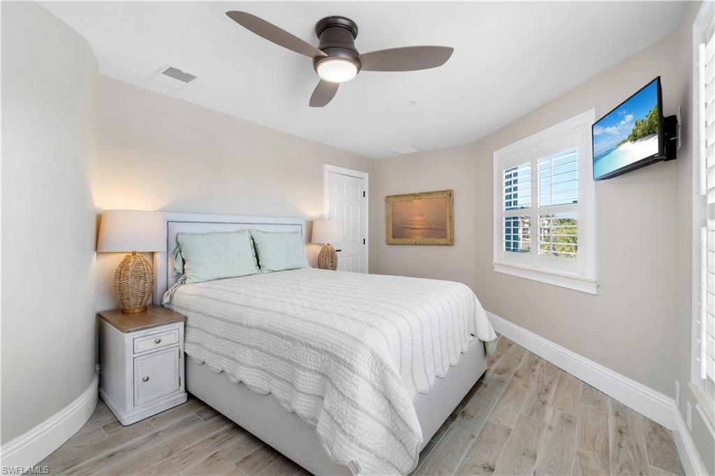 BAREFOOT BEACH - Residential