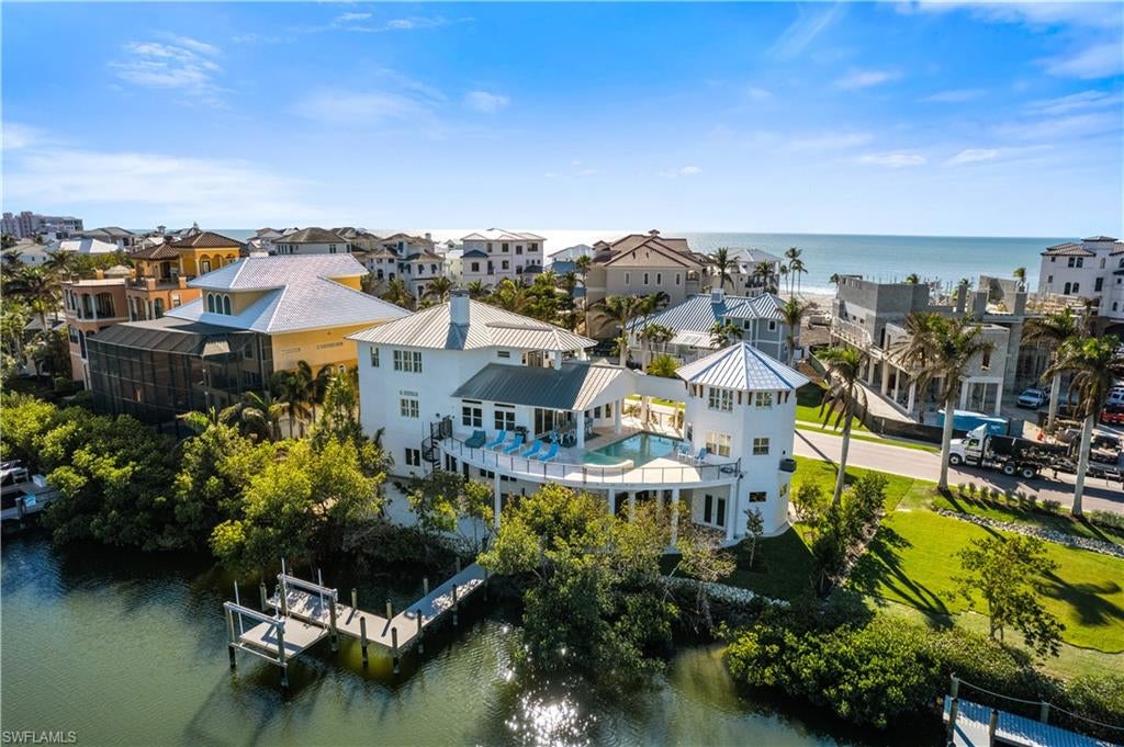 BAREFOOT BEACH - Residential