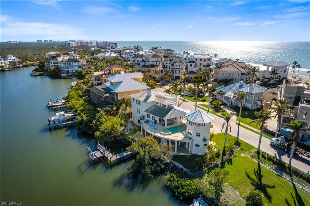 BAREFOOT BEACH - Residential