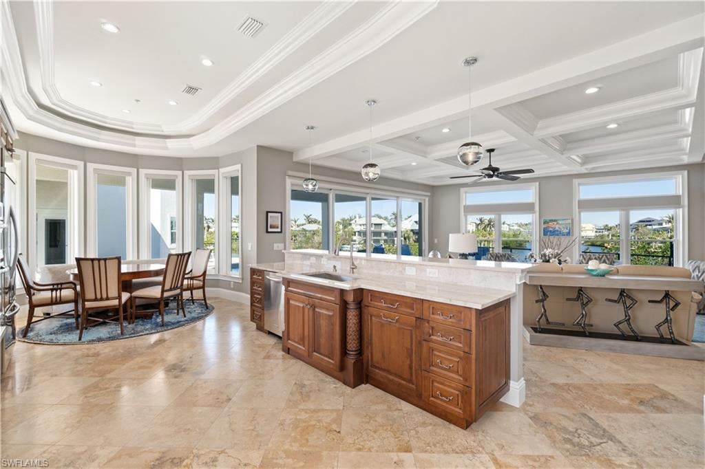 BAREFOOT BEACH - Residential