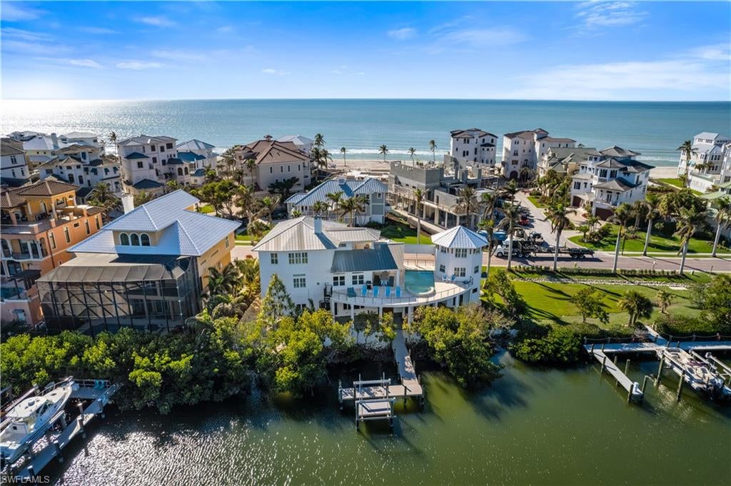 BAREFOOT BEACH - Residential