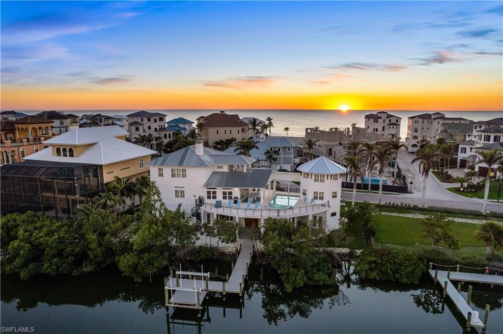 BAREFOOT BEACH - Residential