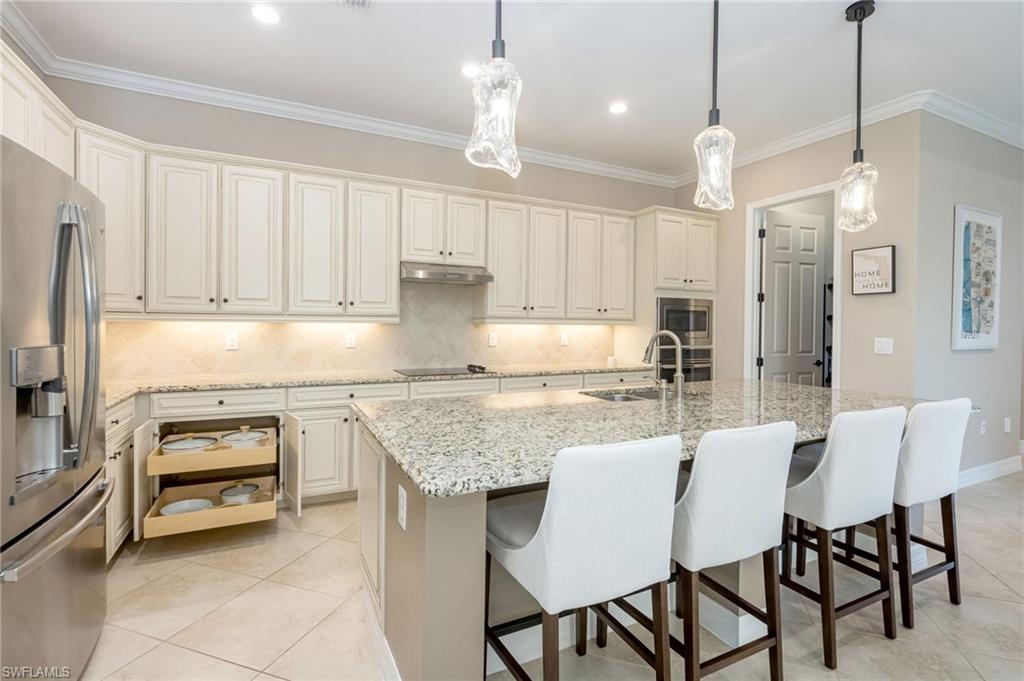 TWIN EAGLES - Residential