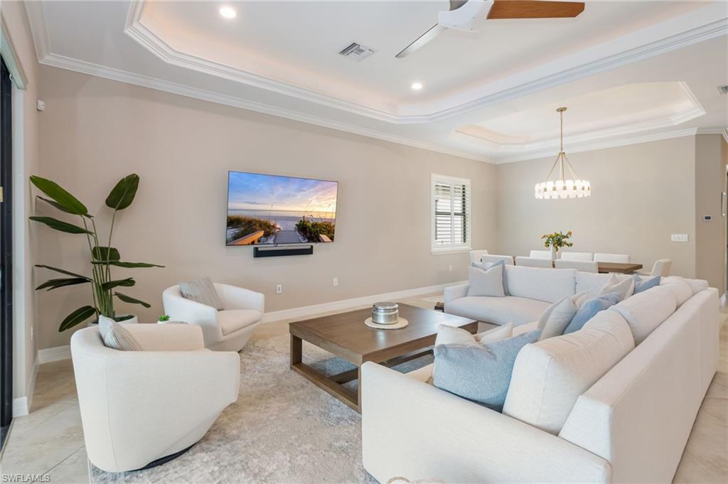 TWIN EAGLES - Residential