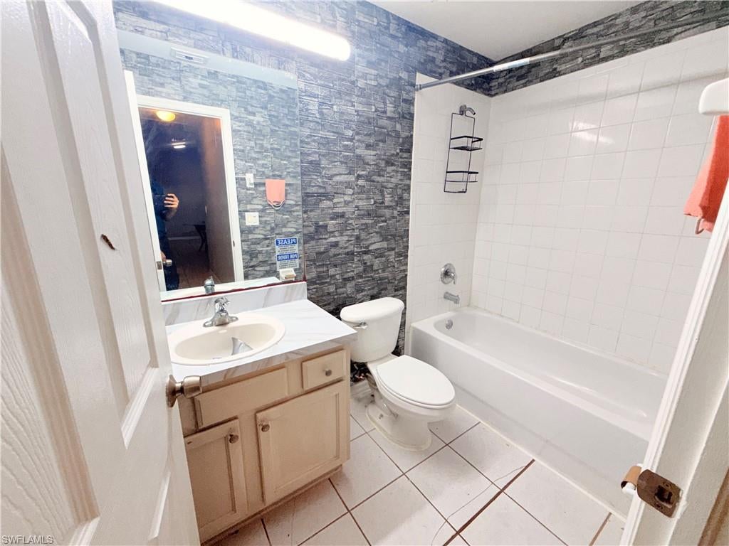LEHIGH ACRES - Residential Income