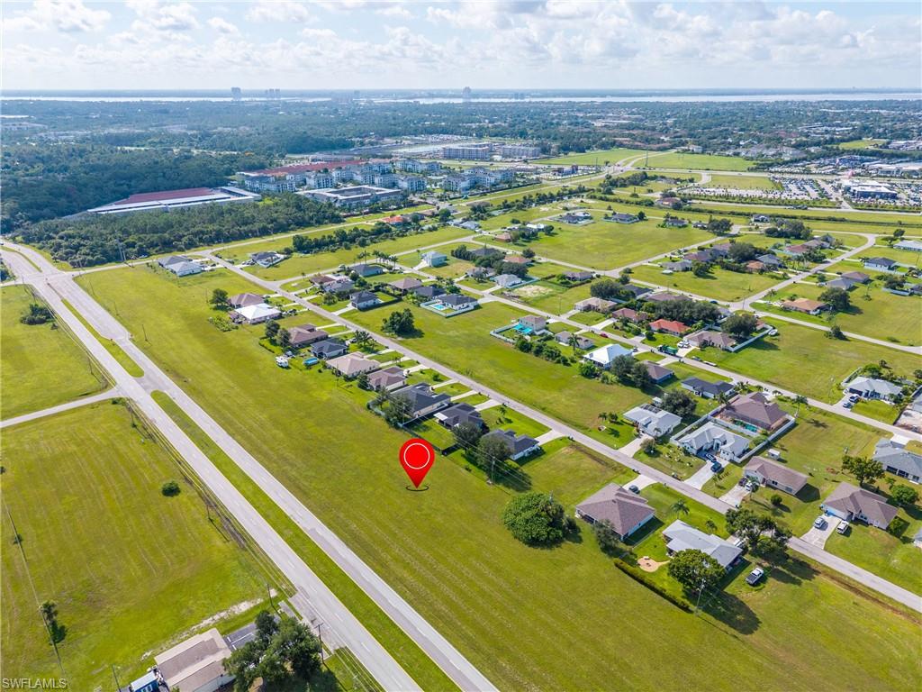 CAPE CORAL - Land