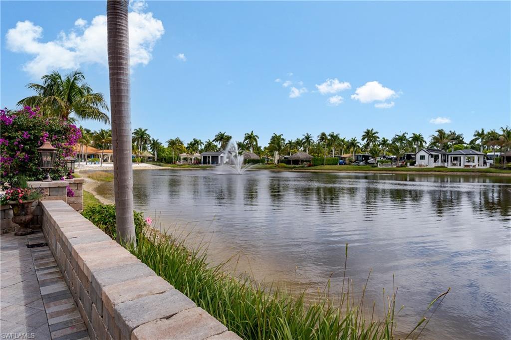 NAPLES MOTORCOACH RESORT - Land