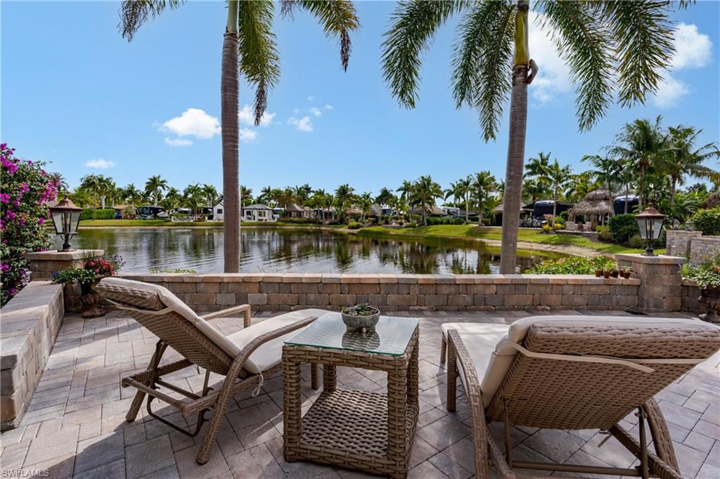 NAPLES MOTORCOACH RESORT - Land