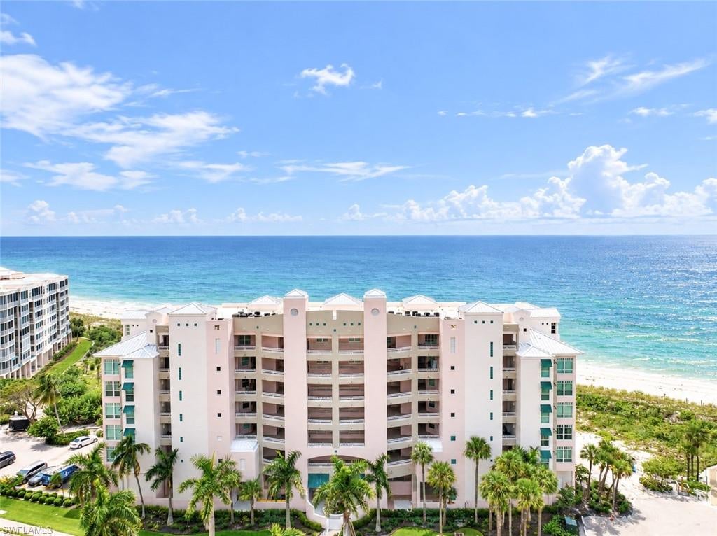 BAREFOOT BEACH CLUB - Residential
