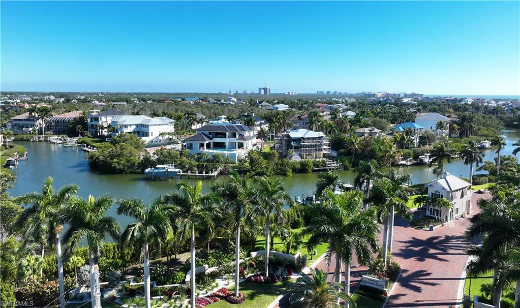 BAREFOOT BEACH CLUB - Residential