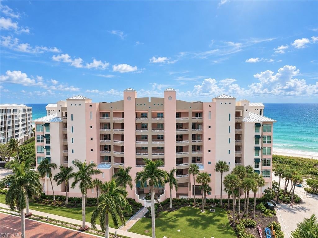 BAREFOOT BEACH CLUB - Residential