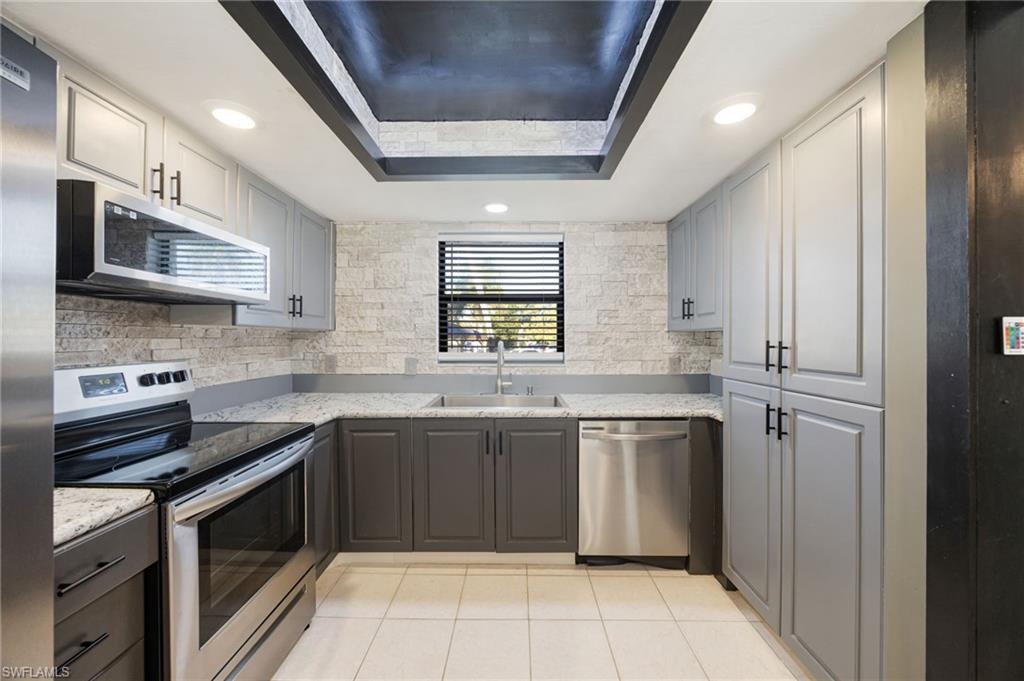FAIRWAY PINES CONDO - Residential