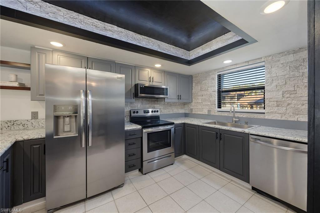 FAIRWAY PINES CONDO - Residential